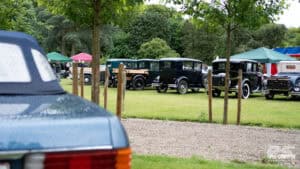 Biltræf på Gavnø Slot: Vintage Biler og Festlig Atmosfære Biltraef paa gavnoe slot vintage biler og festlig atmosfaere 44