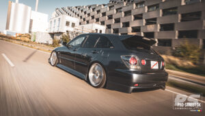 Lav moerk og gennemfoert thors lexus is300 sportcross 10