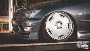Lav moerk og gennemfoert thors lexus is300 sportcross 13