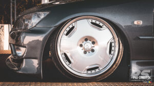 Lav moerk og gennemfoert thors lexus is300 sportcross 15