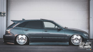 Lav moerk og gennemfoert thors lexus is300 sportcross 56
