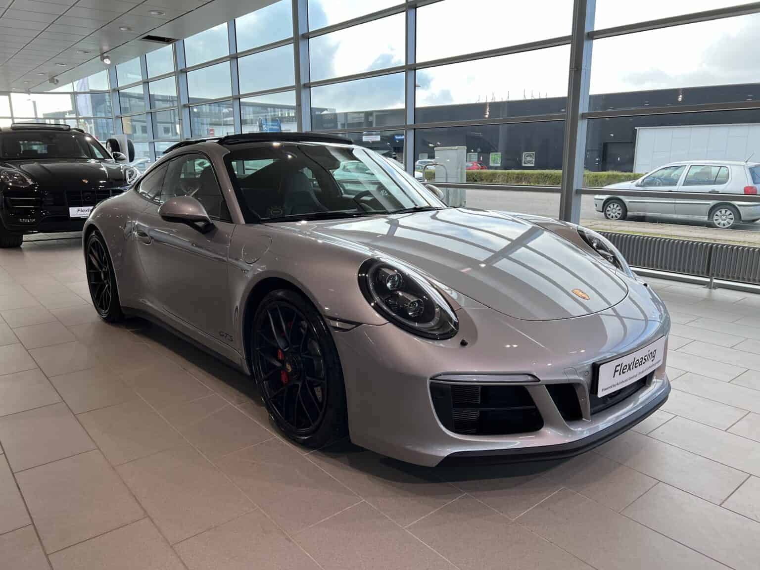 *FUNDET*: Sølv Porsche 911 GTS stjålet i nat