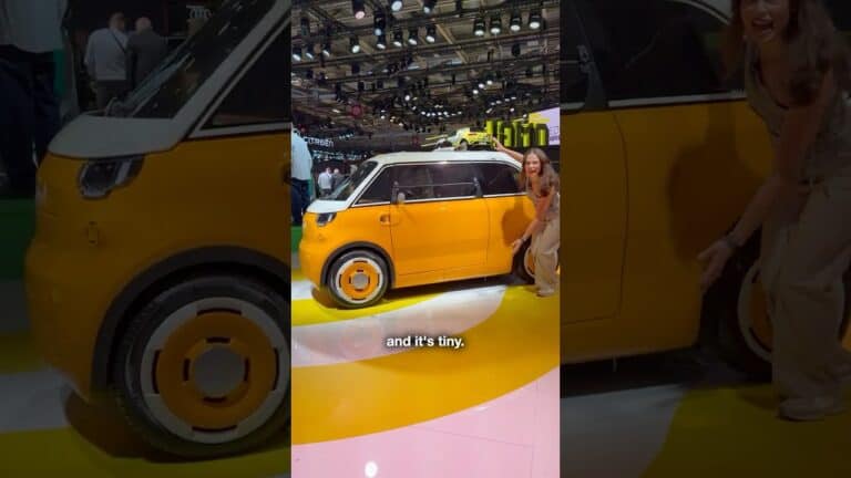 Fiat’s new four-seat microcar concept might just be the Fiat 500’s older sister! 😍